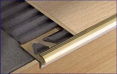 LAJ STEPENIŠNA 10 P9-00 2,7m