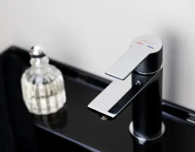 STELA BAT.LAVABO CRNA HROM2312