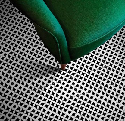 DISTRICT CIRCLES BLACK 20X20 1