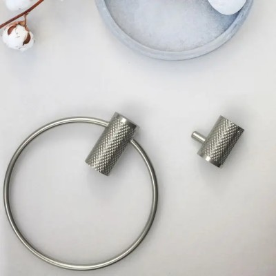 M C-03-351 DRŽAČ BADE MANTI.